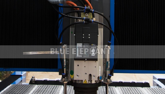 Roteador CNC ATC ELECNC-3015 linear com grande tamanho de trabalho