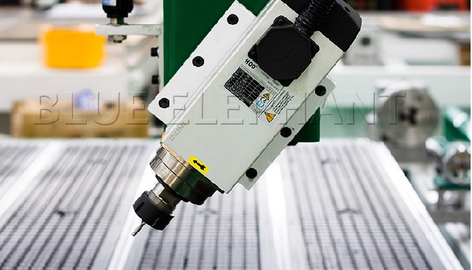 ELECNC-1325 M&aacute;quina de 4 eixos CNC Router