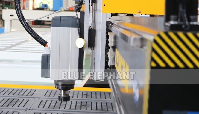 M&aacute;quinas de cinzeladura de madeira da m&aacute;quina 2040 do CNC do chin&ecirc;s para a mob&iacute;lia de madeira