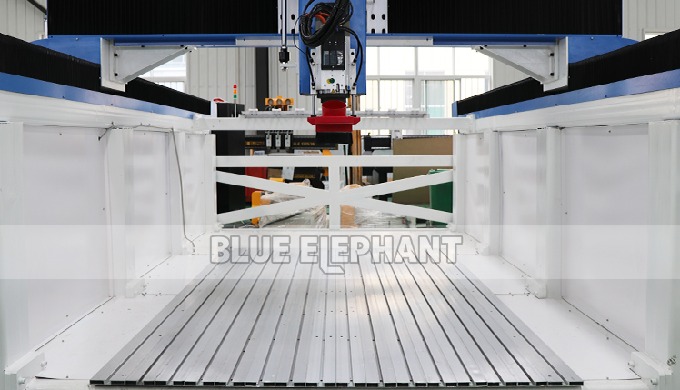 M&aacute;quina de gravura do CNC do ATC da espuma de ELECNC-1530 4D EPS para modelos de madeira dos avi&otilde;es