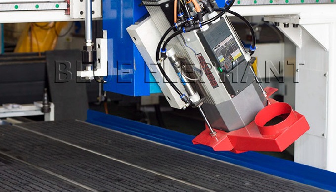M&aacute;quina do router do CNC do ATC da linha central ELECNC-1330 4 para a cinzeladura de madeira