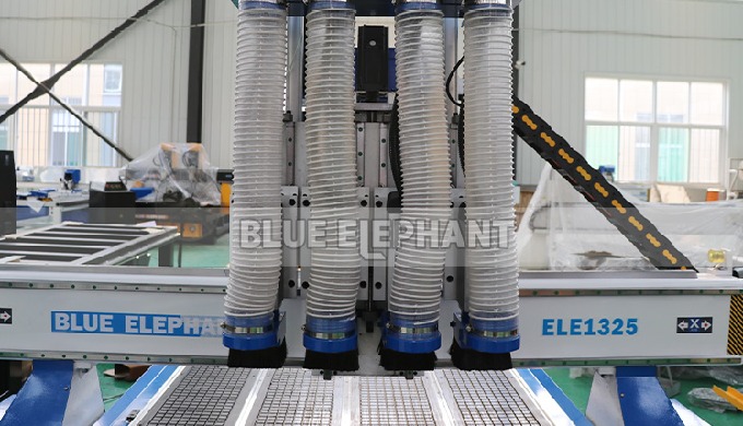 Roteador CNC madeira ELECNC-1325 com 4 eixos