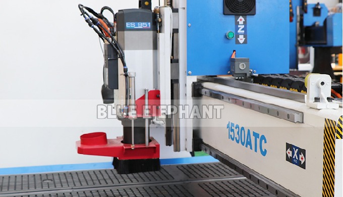 ELECNC-1530 3 Axis ATC Woodworking Machine com trocador de ferramentas linear