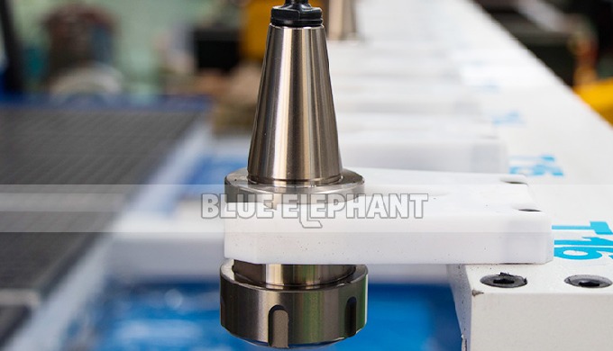 Roteador CNC ATC ELECNC-3015 linear com grande tamanho de trabalho