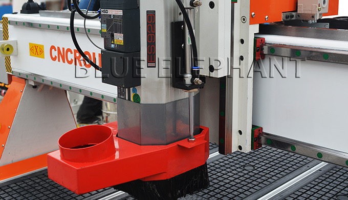M&aacute;quina do router do CNC do ATC ELECNC-1530 para a factura da porta