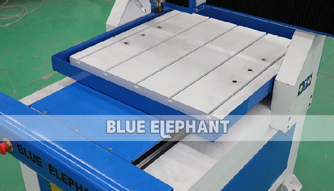 Router do CNC da propaganda movente da tabela ELECNC-6060