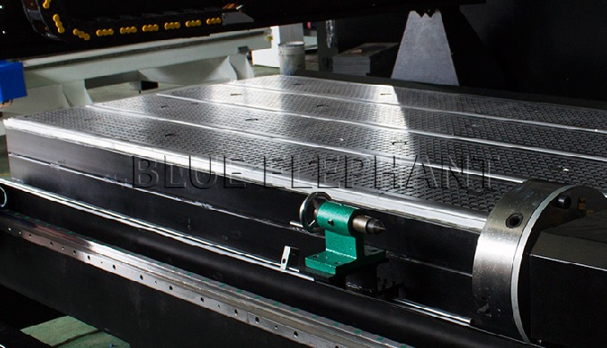 Router do CNC da linha central dos eixos 4 do dobro do sistema pneum&aacute;tico ELECNC-1530