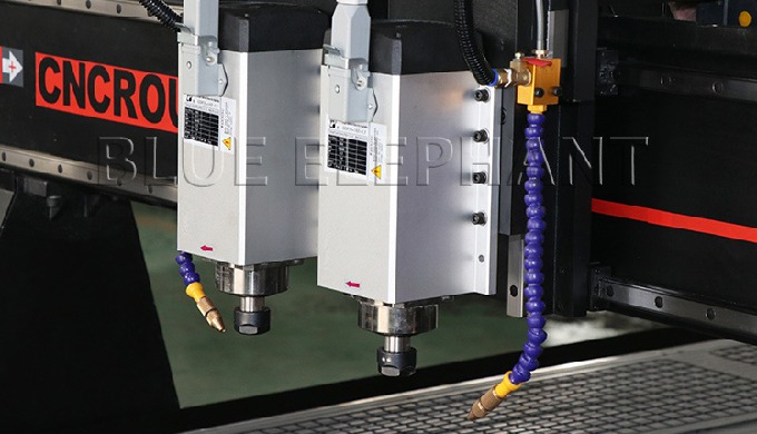 Router do CNC da linha central dos eixos 4 do dobro do sistema pneum&aacute;tico ELECNC-1530
